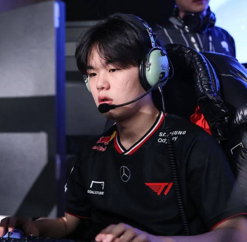 AYX-包含Uzi重返赛场，出色发挥首场状态出色，加拿大队观众沸腾！全场沸腾不已的词条