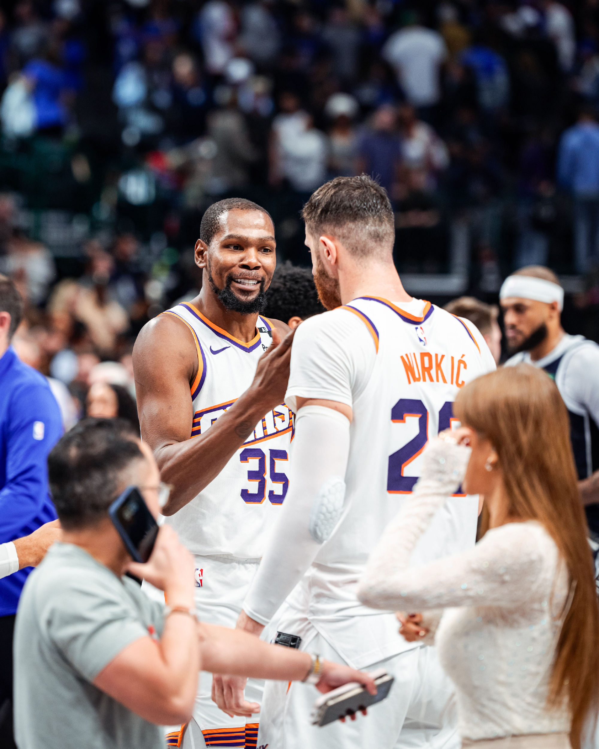 爱游戏- 杜兰特国家队单挑詹姆斯 