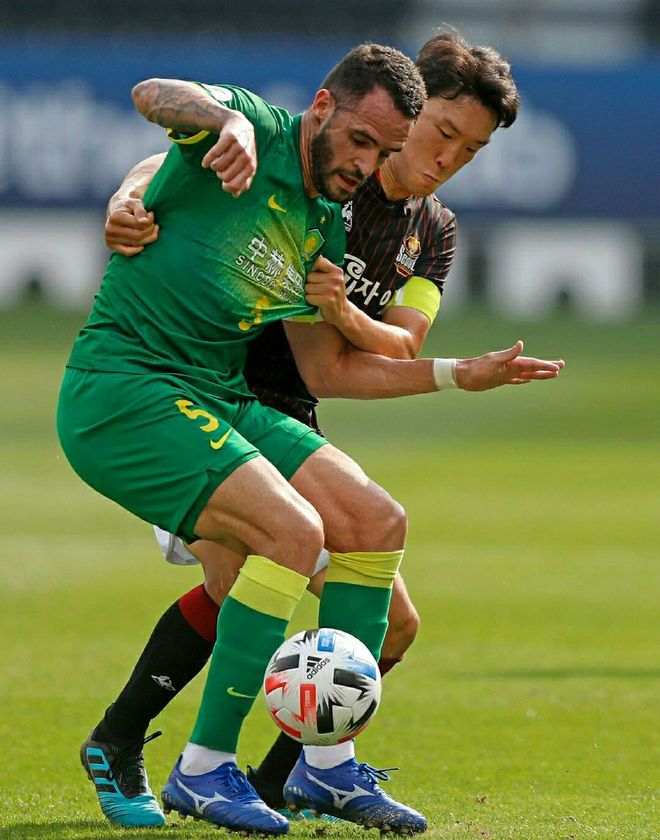 爱游戏-关于亚冠加时末段走向成谜，北京国安单刀错失，话题不断，更衣室氛围转暖的信息