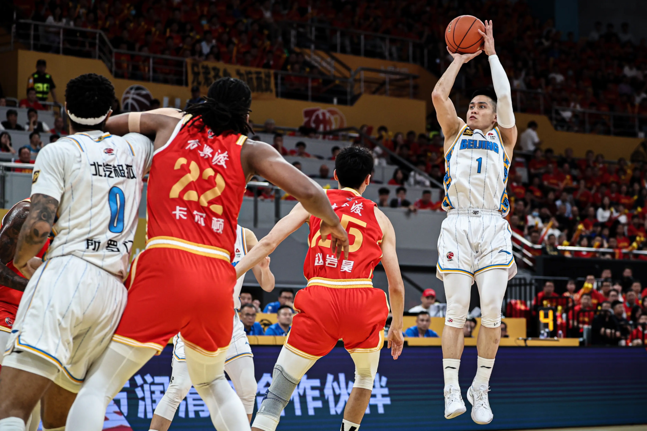 爱游戏体育-赛地聚焦——NBA常规赛今夜热度飙升；广厦男篮门线救险；气氛紧张；高层口径保持一致的简单介绍